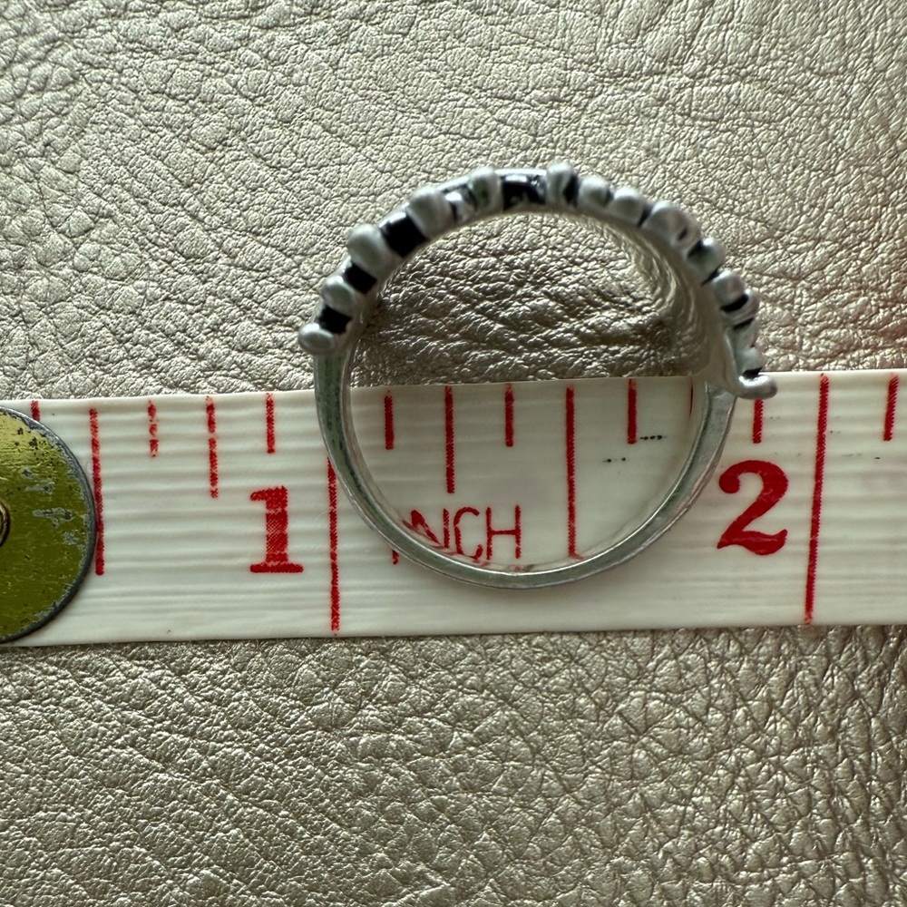 Elegant Silver Band Ring - Picture 7 of 7